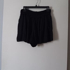 WILFRED Black Smocked Waist Shorts M